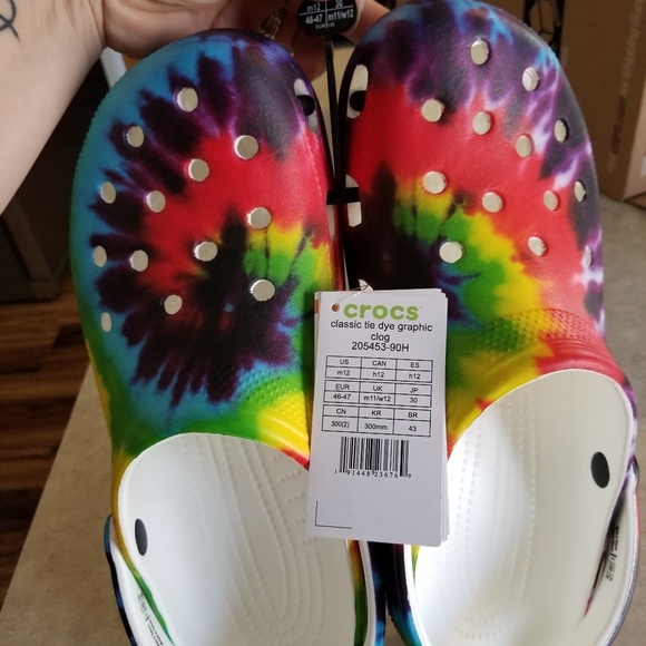 CROCS Other - Tie die mens crocs